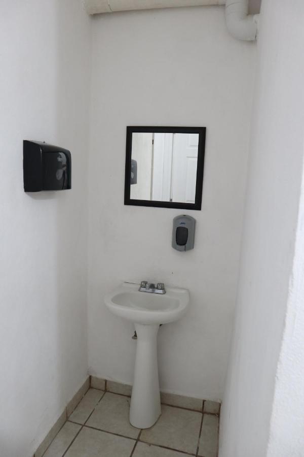 Отель Hostal Purisima Сан-Франциско-дель-Ринкон Экстерьер фото